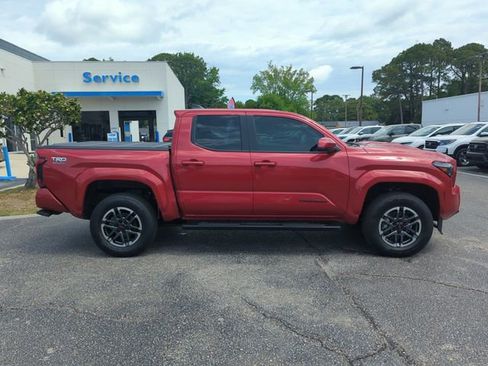 Used 2025 Toyota Tacoma TRD Sport RWD image 3