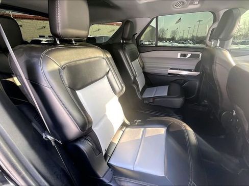 Used 2022 Ford Explorer XLT w/ Equipment Group 202A image 29