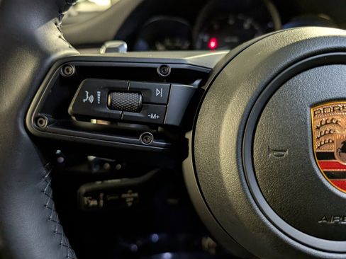 Certified 2026 Porsche Macan AWD/4WD image 29