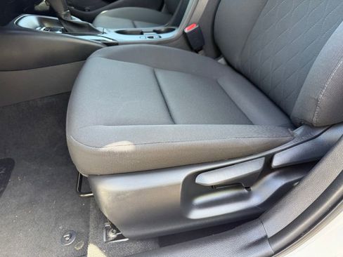 Used 2023 Toyota Corolla LE FWD image 13