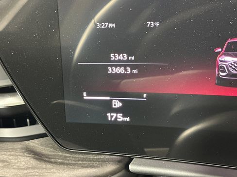 Used 2025 Audi Q5 Premium w/ Convenience Package image 23