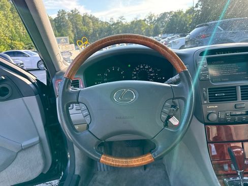 Used 2004 Lexus LS 430 w/ Modern Luxury Pkg RWD image 10