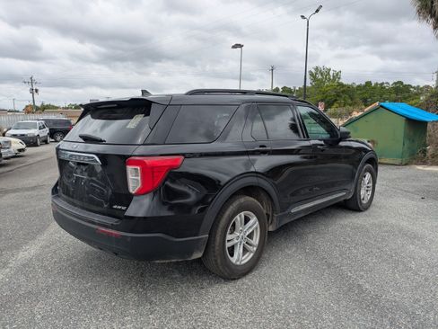 Used 2023 Ford Explorer XLT AWD/4WD image 4