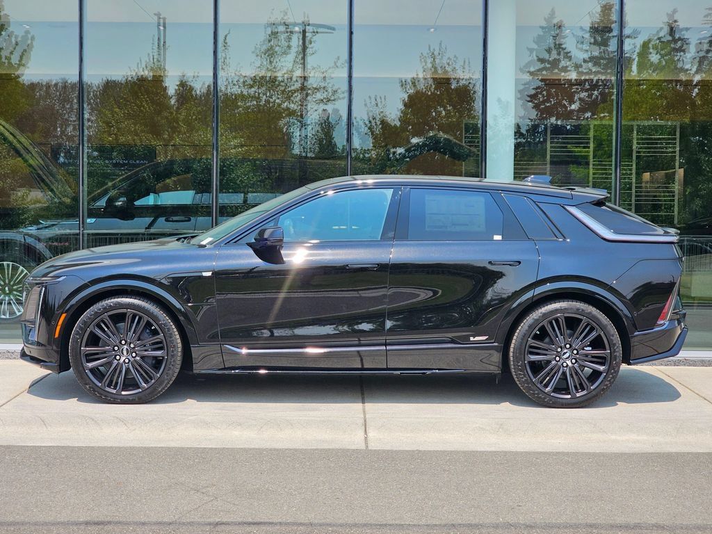 New 2026 Cadillac Lyriq V AWD/4WD image 2