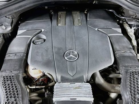 Used 2019 Mercedes-Benz GLS 450 4MATIC image 30