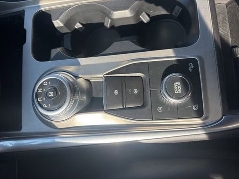 Used 2021 Ford Explorer XLT w/ Equipment Group 202A AWD/4WD image 36