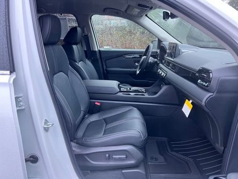 New 2025 Honda Pilot EX-L image 10