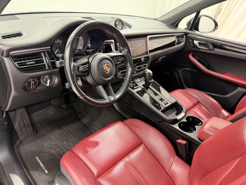 Certified 2023 Porsche Macan S AWD/4WD image 4