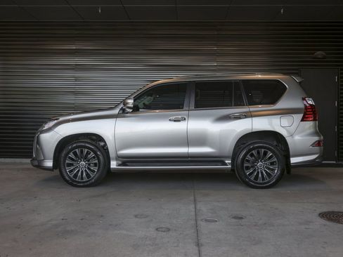 Used 2020 Lexus GX 460 Premium image 2