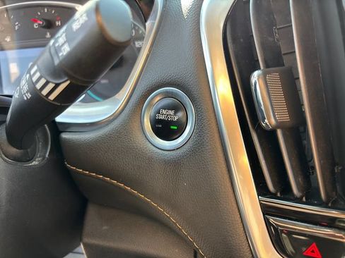 Used 2020 Chevrolet Traverse LT w/ LT Premium Package FWD image 18