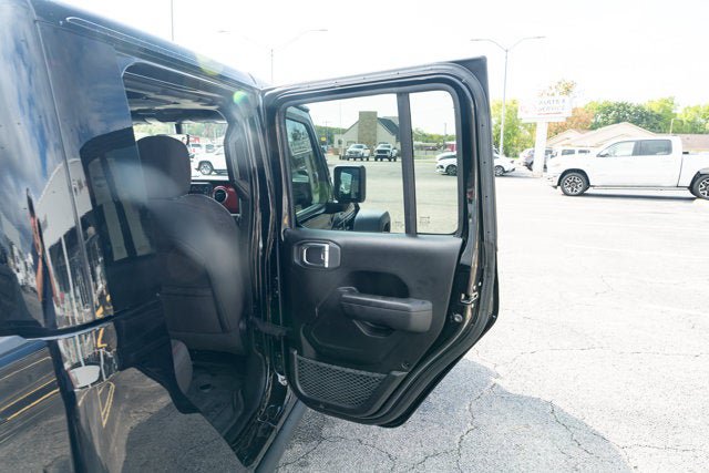 Certified 2023 Jeep Gladiator Rubicon w/ Cold Weather Group AWD/4WD image 15