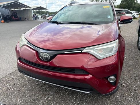 Used 2018 Toyota RAV4 Limited FWD image 2