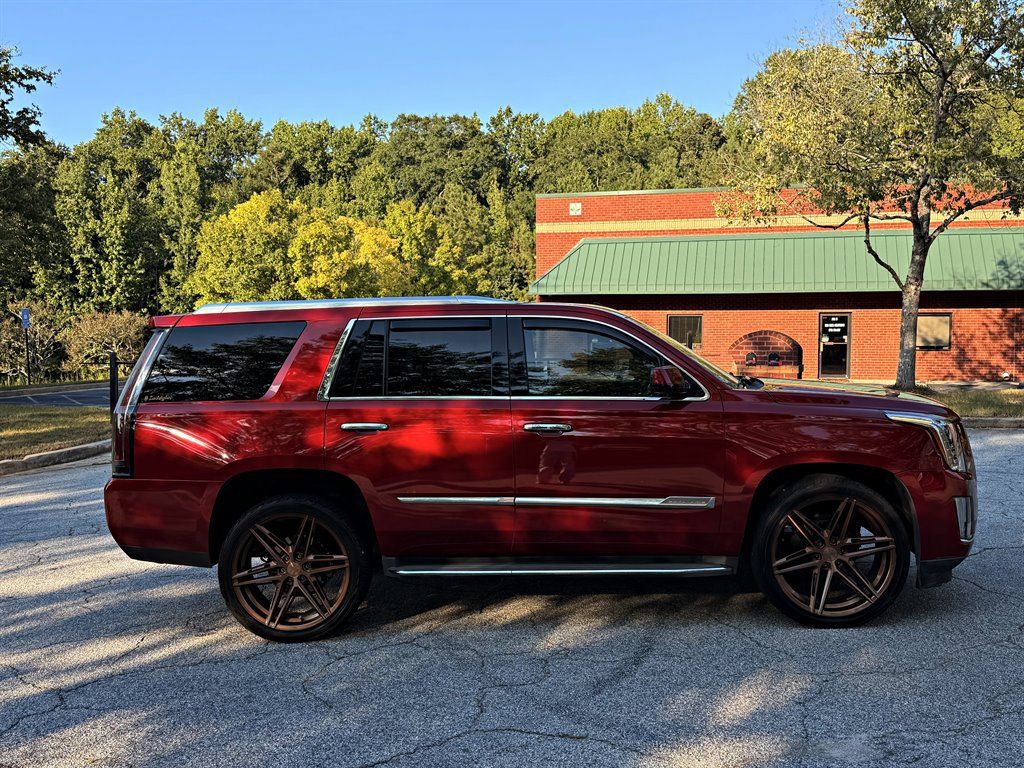 Used 2015 Cadillac Escalade Luxury RWD image 4
