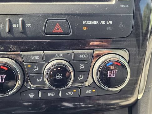Used 2017 Buick Enclave Leather FWD image 34
