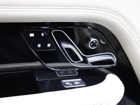 Used 2018 Land Rover Range Rover image 23