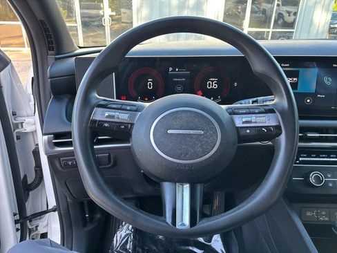Used 2025 Hyundai Santa Cruz SE image 14
