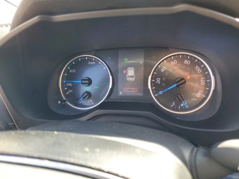 Used 2021 Toyota RAV4 XLE Premium image 25