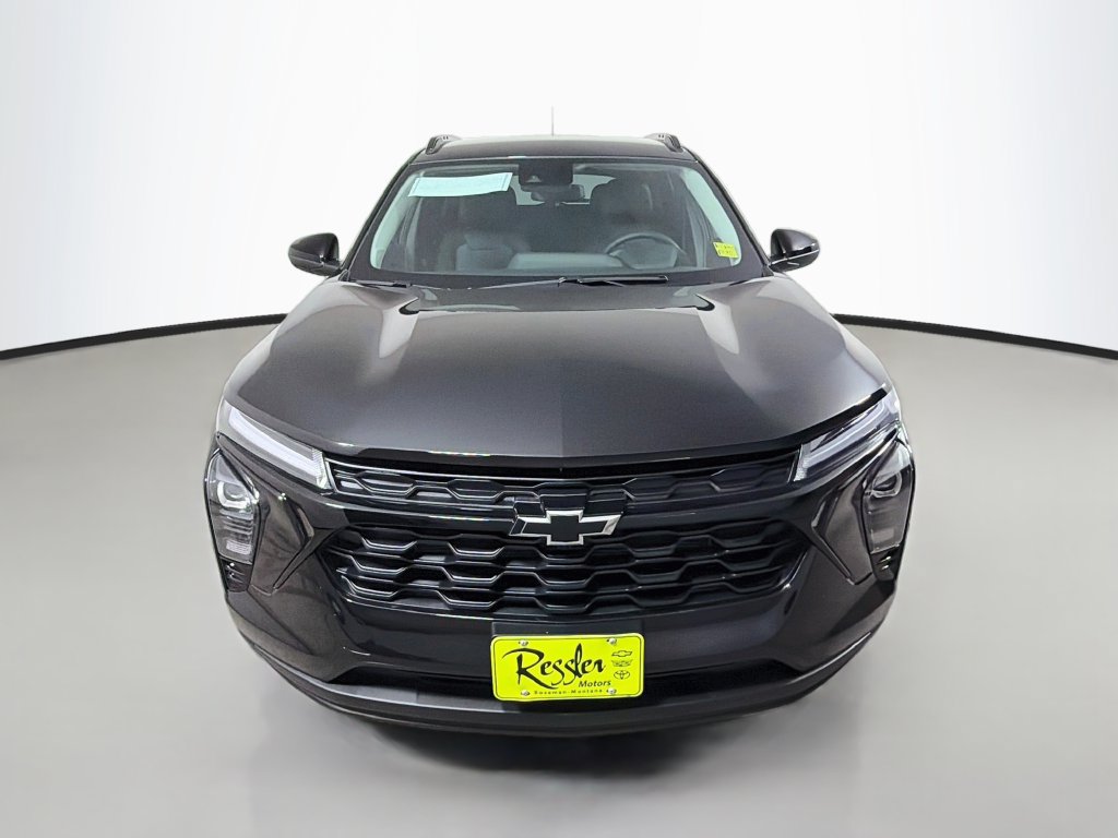 New 2026 Chevrolet Trax LT w/ Driver Confidence Package FWD image 2