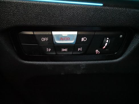 Used 2023 BMW 330i xDrive Sedan w/ Premium Package image 26