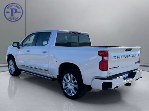 Used 2024 Chevrolet Silverado 1500 High Country AWD/4WD image 5
