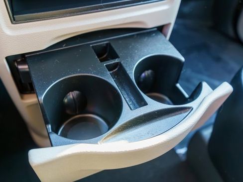 Used 2019 Dodge Grand Caravan SE image 31