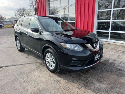 Used 2014 Nissan Rogue SV w/ SV Family Package image 2