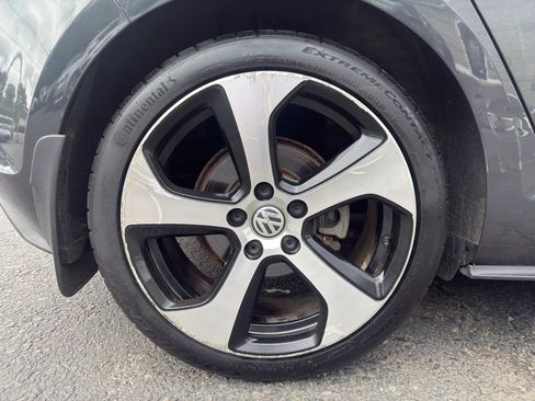 Used 2017 Volkswagen GTI S FWD image 10