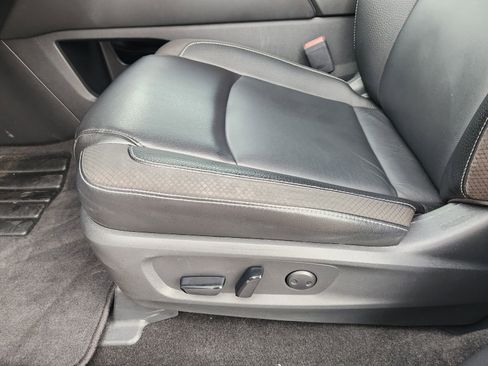 Used 2024 Nissan Pathfinder SL w/ SL Premium Package image 27