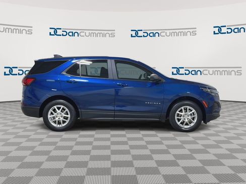 Used 2022 Chevrolet Equinox LS w/ LS Convenience Package AWD/4WD image 9