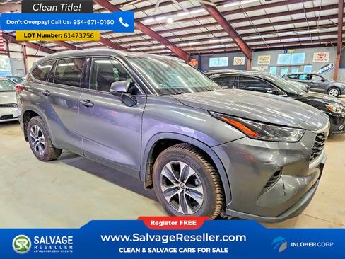 Used 2022 Toyota Highlander XLE AWD/4WD image 5