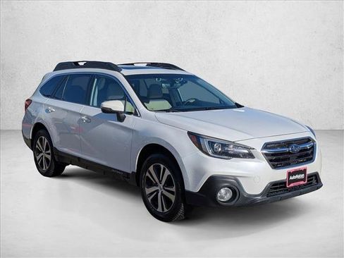 Used 2018 Subaru Outback 2.5i Limited AWD/4WD image 3