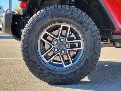 New 2025 Jeep Gladiator Mojave image 7