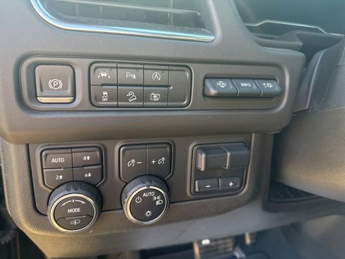 Used 2024 Chevrolet Tahoe High Country image 12