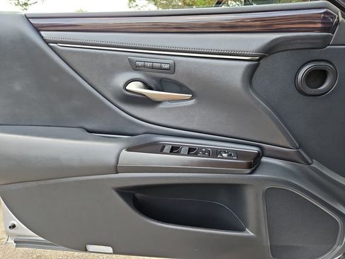 Used 2019 Lexus ES 350 image 29