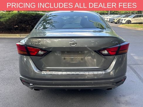Used 2022 Nissan Altima 2.5 SR FWD image 11