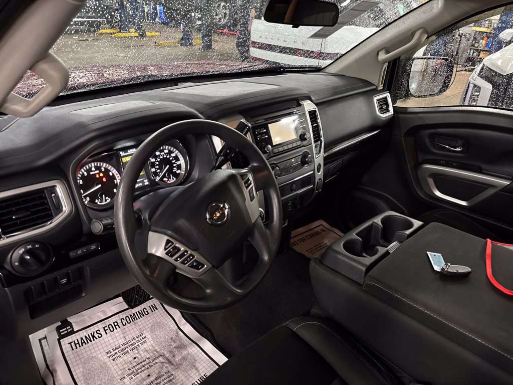 Used 2017 Nissan Titan SV AWD/4WD image 17