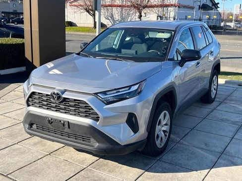 Used 2025 Toyota RAV4 LE image 3