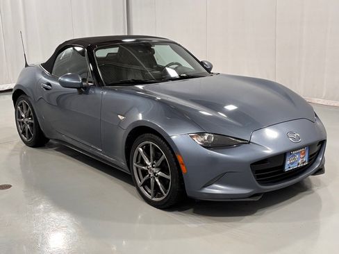 Used 2016 MAZDA MX-5 Miata Grand Touring image 3