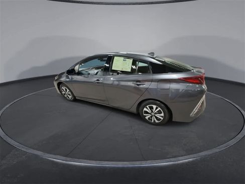 Used 2017 Toyota Prius Prime Plus image 6