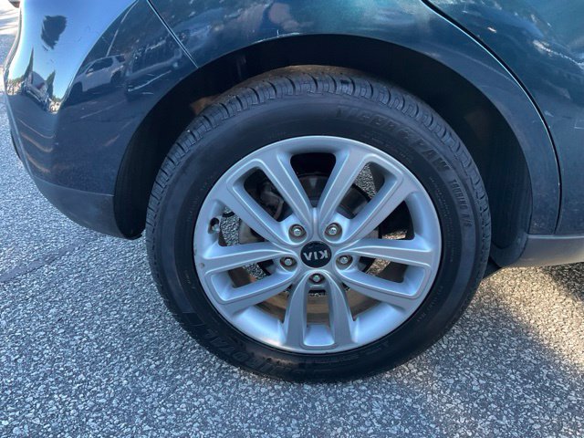 Used 2017 Kia Soul + w/ Audio Package FWD image 24
