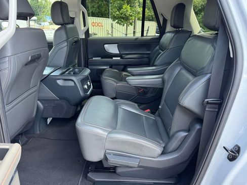 Used 2025 Ford Expedition Max Active AWD/4WD image 18