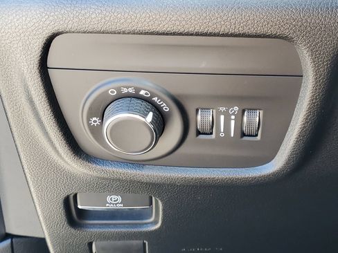 Used 2022 Jeep Grand Cherokee L Laredo AWD/4WD image 24