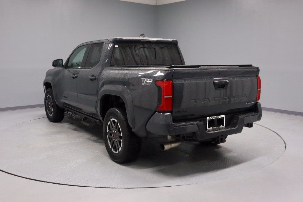 Used 2025 Toyota Tacoma TRD Sport w/ TRD Sport Upgrade Package AWD/4WD image 9
