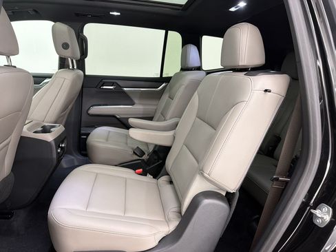Used 2024 GMC Acadia Elevation w/ Luxury Package FWD image 21