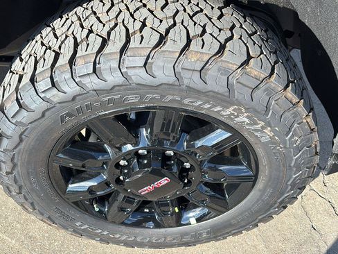 New 2026 GMC Sierra 2500 AT4 w/ AT4 Premium Plus Package image 11