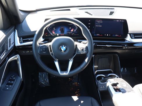 Used 2025 BMW X1 xDrive28i w/ Premium Package image 11