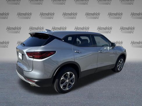 Used 2025 Chevrolet Blazer LT AWD/4WD image 9