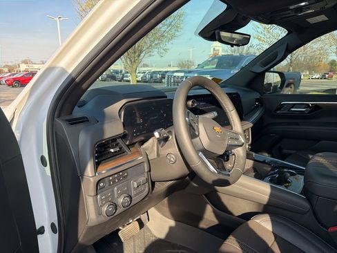 Certified 2025 Chevrolet Tahoe High Country w/ Sun And Tow Package image 11