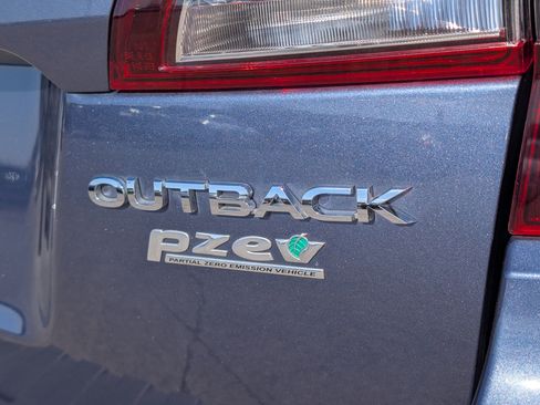 Used 2017 Subaru Outback 2.5i Limited image 26