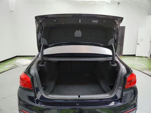 Used 2019 BMW 530i 530i w/ M Sport Package image 31